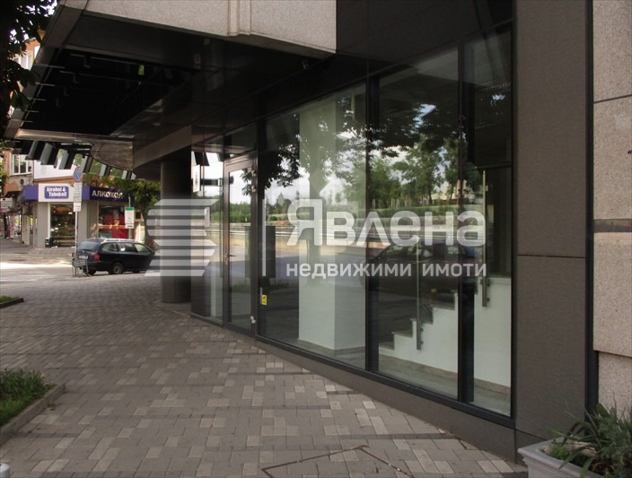 Дава под нем  Магазин, град София, Център • 2 200 € • ID 40618130 — holmes.bg - [1] 