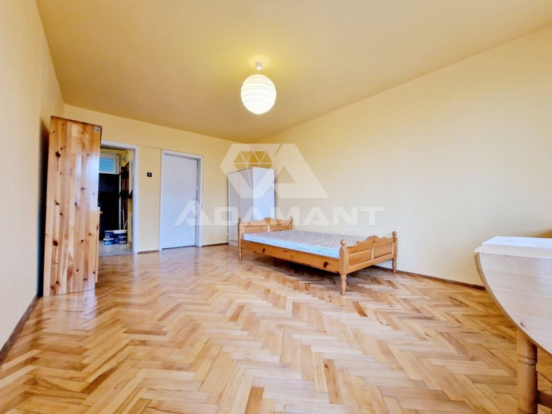 Дава под нем  3-стаен, град София, Младост 1 •  600 EUR • ID 90903228 — holmes.bg - [1] 