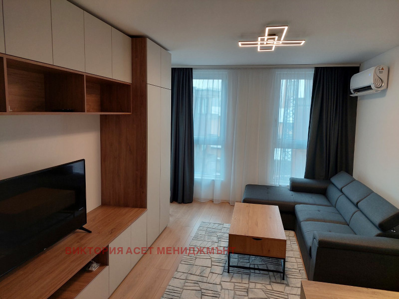 Para alugar  1 quarto Sofia , Poduiane , 65 m² | 49809152