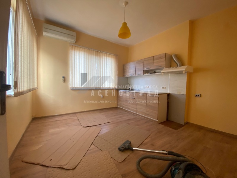 Дава под наем КЪЩА, гр. Асеновград, област Пловдив, снимка 6 - Къщи - 52848426