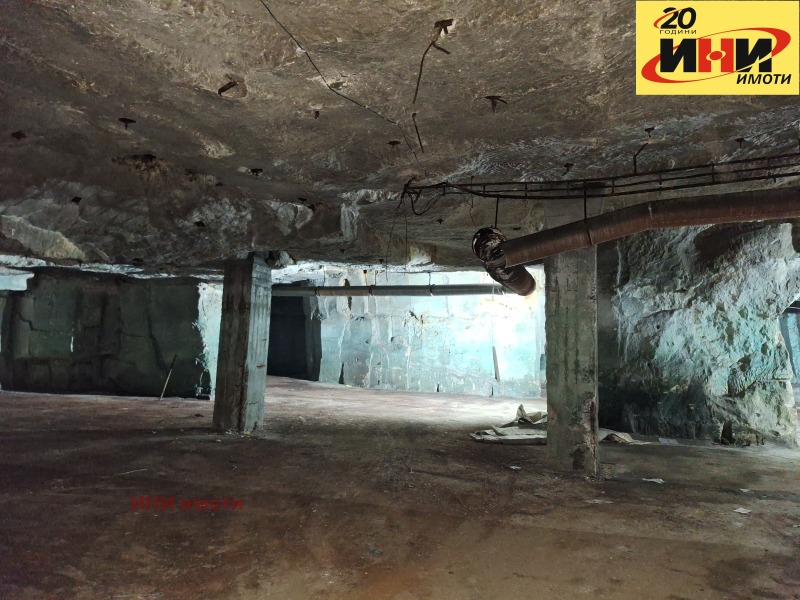 K pronájmu  Úložný prostor Ruse , Promišlena zona - Zapad , 900 m2 | 97174542 - obraz [2]