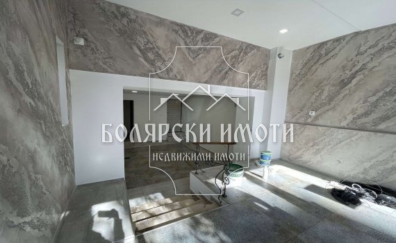 Издаје се  Схоп Велико Тарново , Центар , 55 м2 | 48775527 - слика [4]