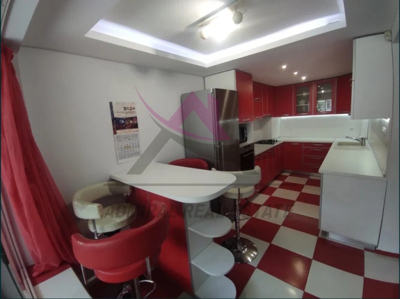 Дава под Наем 3-СТАЕН в град Варна, Център - 97 кв.м / 650 € » 1 271.29 лв., АДМИРАЛ РИЪЛ ЕСТЕЙТ ЕООД