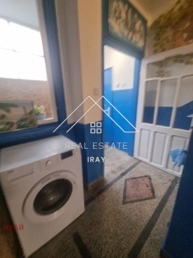 Hus Gulv Kazanski, Stara Zagora 12