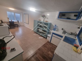 Hus Gulv Kazanski, Stara Zagora 1