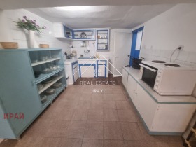 Hus Gulv Kazanski, Stara Zagora 2