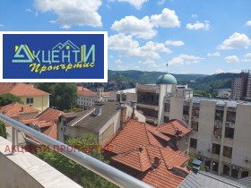 Kamer Tsentar, Veliko Tarnovo 4