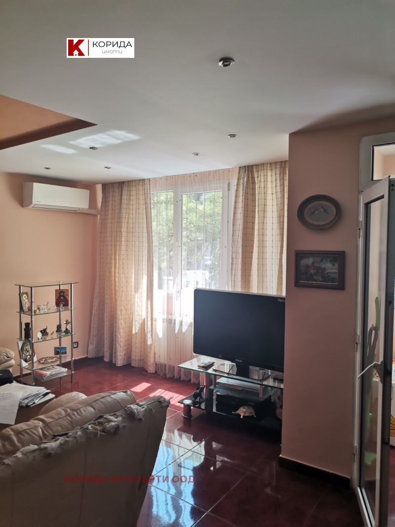 Дава под наем  3-стаен град София , Лагера , 120 кв.м | 63518382