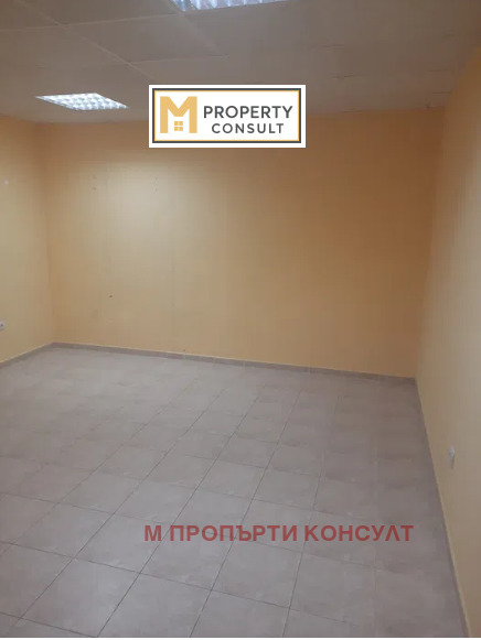 Дава под наем МАГАЗИН, гр. Плевен, Идеален център, снимка 2 - Магазини - 52611017