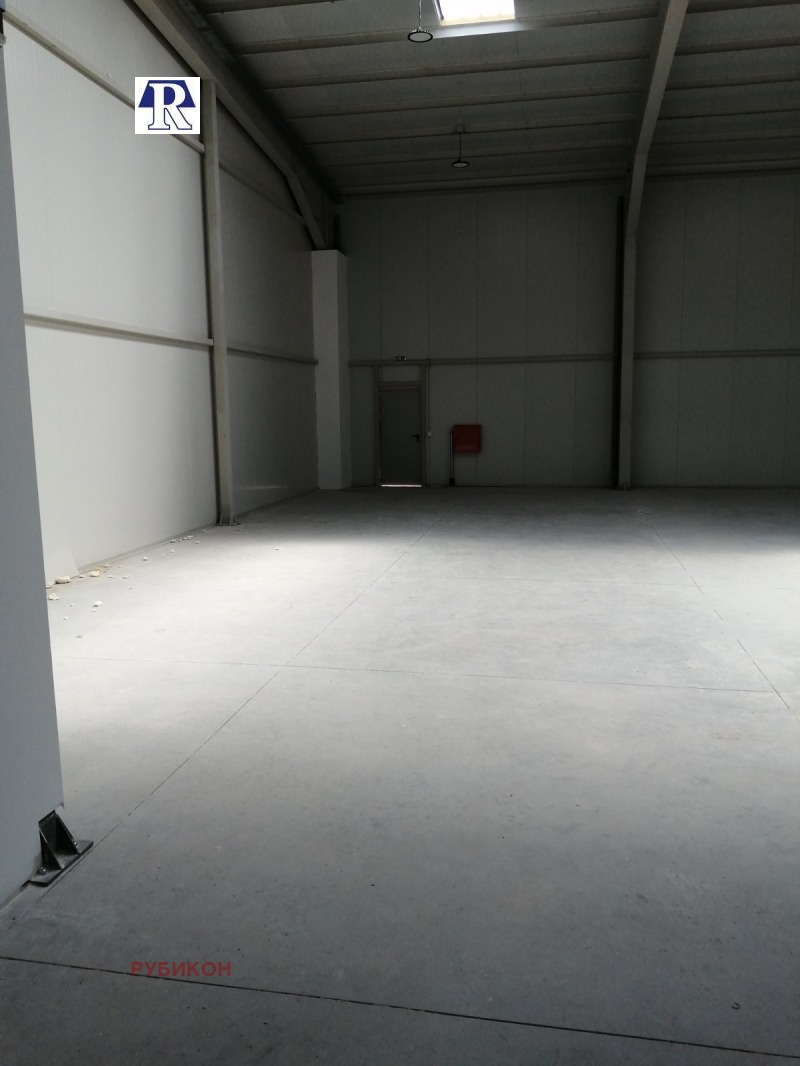 Para alugar  Armazenar Plovdiv , Industrialna zona - Iug , 655 m² | 58520127