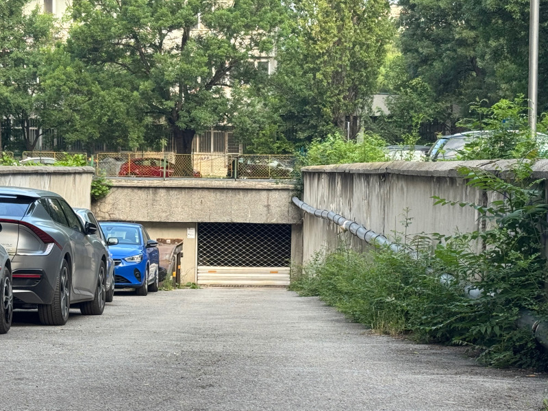 В оренду  Гараж София , Света Троица , 22 кв.м | 83711929