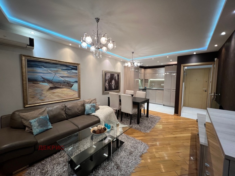Para alugar  1 quarto Sofia , Medicinska akademiia , 75 m² | 41213636