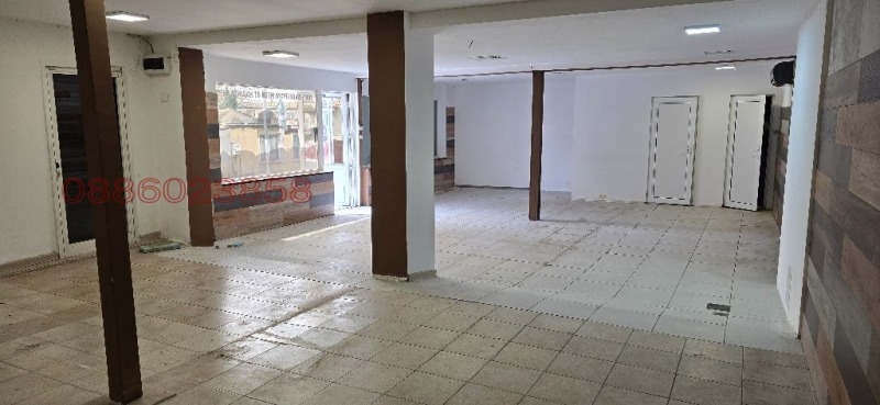 Дава под наем МАГАЗИН, гр. Варна, Автогара, снимка 3 - Магазини - 52786559