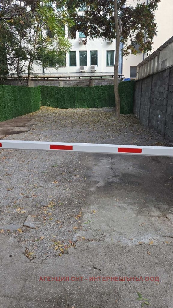 Дава под наем ГАРАЖ, ПАРКОМЯСТО, гр. София, Център