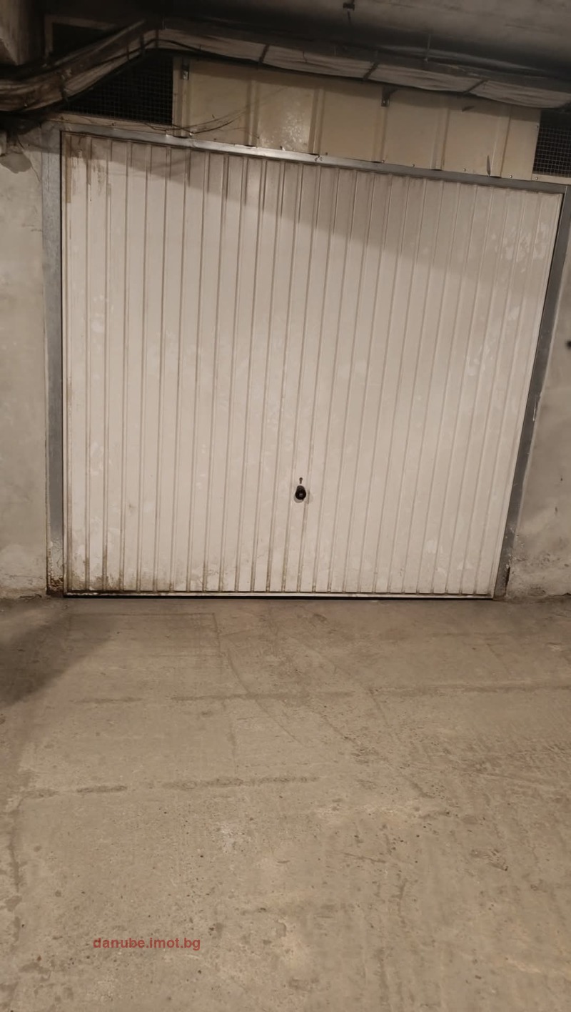 Te huur  Garage Ruse , Tsentar , 20 m² | 14675897