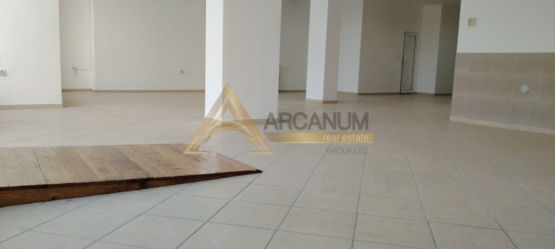 Дава под наем МАГАЗИН, гр. Варна, Владислав Варненчик 1, снимка 2 - Магазини - 52548879