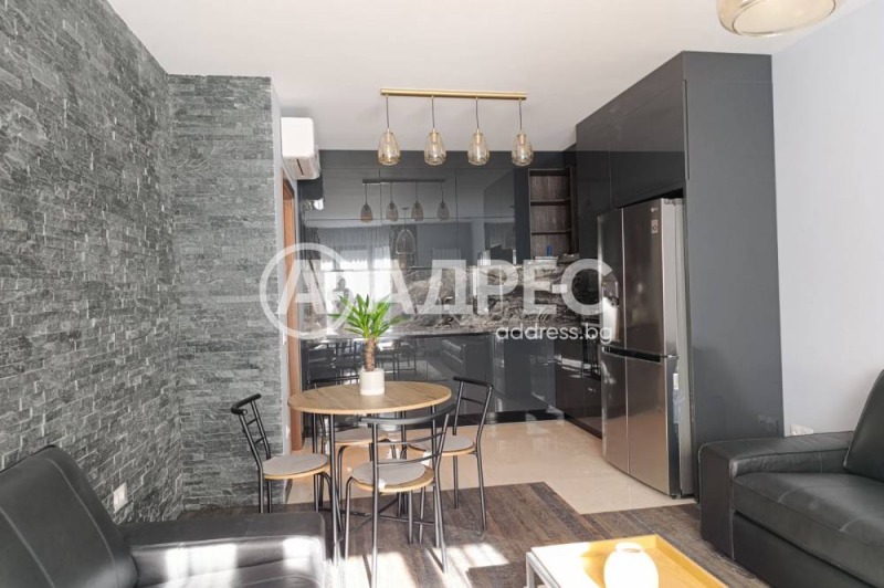 Издаје се  2 спаваће собе Софија , Центар , 80 м2 | 47054987 - слика [2]