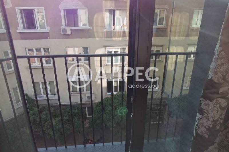 Издаје се  2 спаваће собе Софија , Центар , 80 м2 | 47054987 - слика [16]