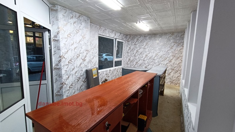 Дава под наем МАГАЗИН, гр. Русе, Център, снимка 2 - Магазини - 52991936