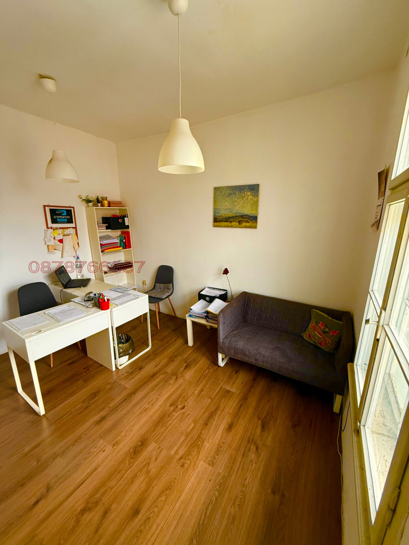 Дава под наем МАГАЗИН, гр. Монтана, Идеален център, снимка 2 - Магазини - 53047276