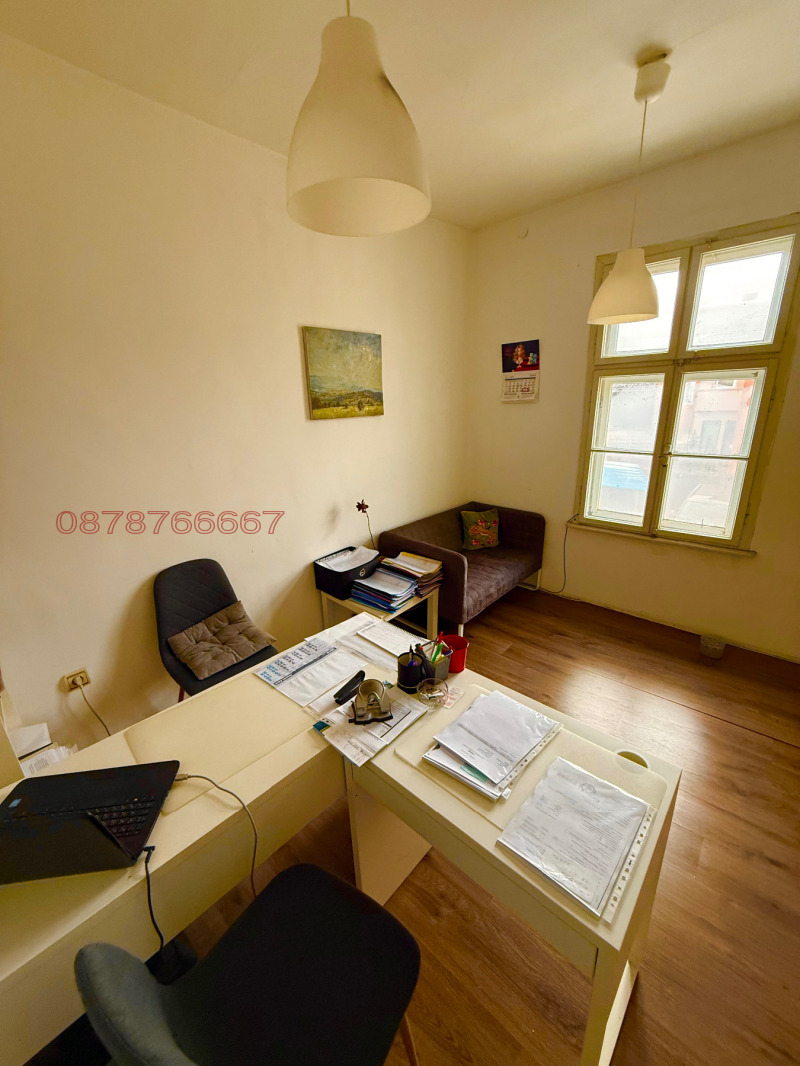 Дава под наем МАГАЗИН, гр. Монтана, Идеален център, снимка 4 - Магазини - 53047276