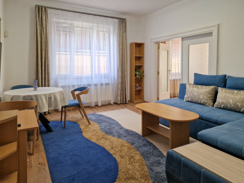 Kiadó  2 hálószobás Sofia , Centar , 100 négyzetméter | 22412572