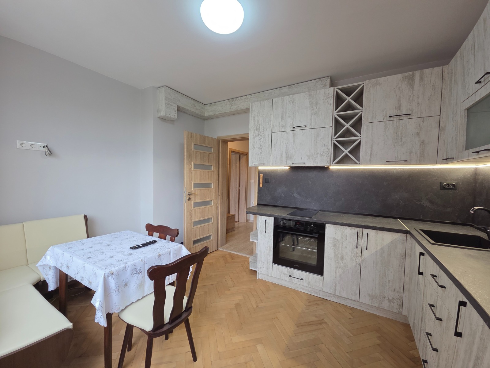 Дава под наем 2-СТАЕН, гр. Плевен, Идеален център, снимка 12 - Апартаменти - 53885028