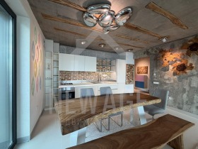 МНОГОСТАЕН, 177 m2