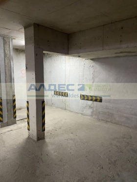 ГАРАЖ, ПАРКОМЯСТО, 11 m2