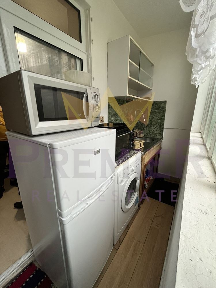 Дава под нем  1-стаен, град Варна, Център •  250 EUR • ID 66872861 — holmes.bg - [1] 