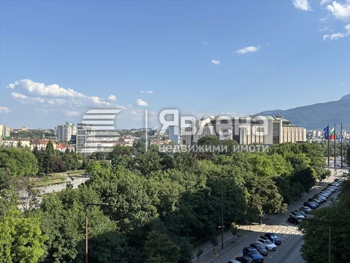 Дава под наем  3-стаен град София , Център , 100 кв.м | 58880728