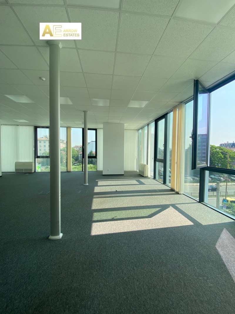 De inchiriat  Birou Sofia , Țentâr , 220 mp | 29759212 - imagine [6]