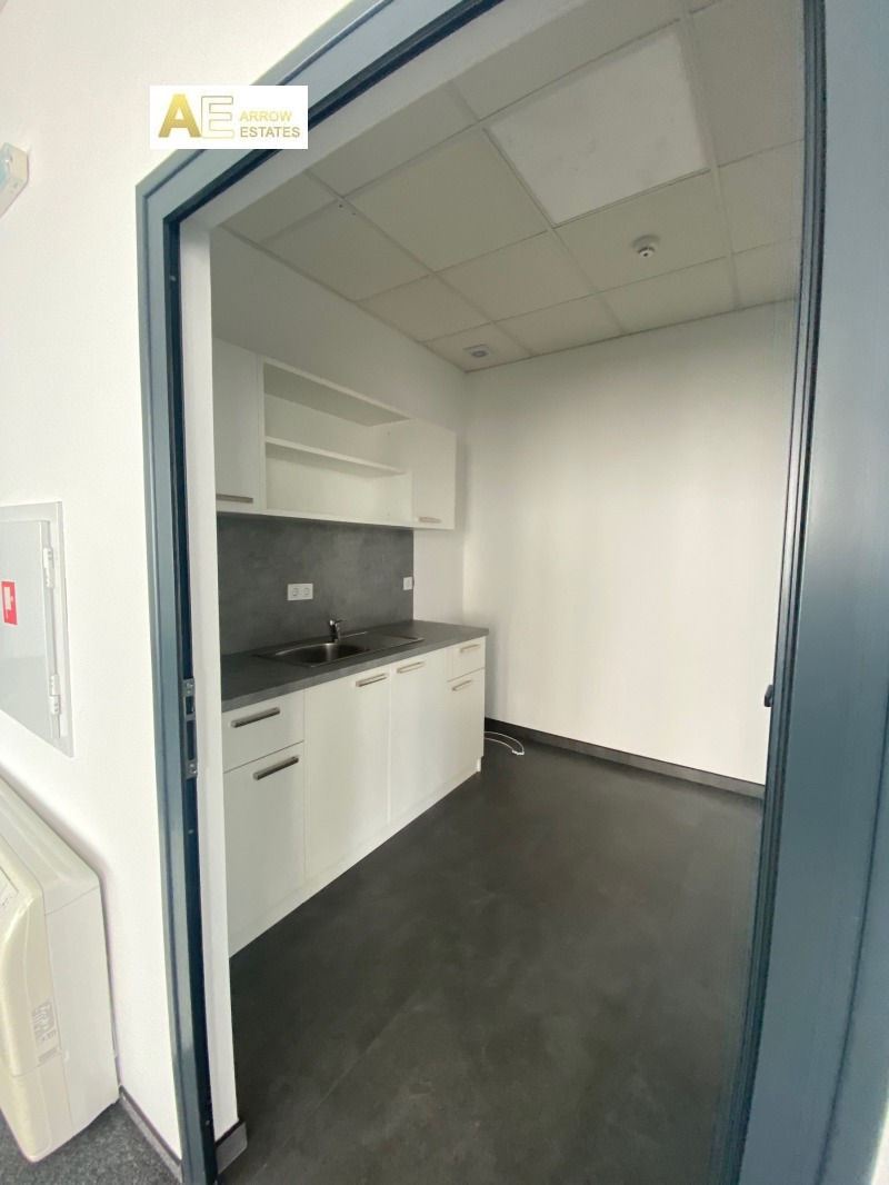 De inchiriat  Birou Sofia , Țentâr , 220 mp | 29759212 - imagine [7]
