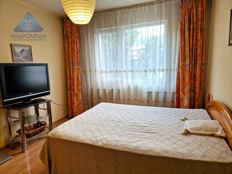 Дава под наем  3-стаен град Плевен , Широк център , 100 кв.м | 42086826 - изображение [12]