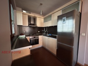 1 quarto Vinica, Varna