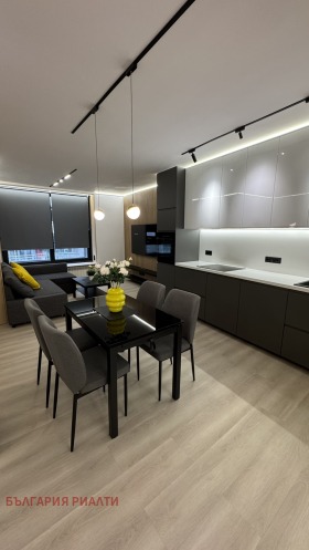 3 Schlafzimmer Zentar, Sofia