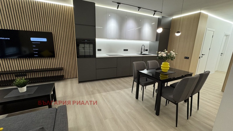 Дава под наем  4-стаен град София , Център , 130 кв.м | 22153200