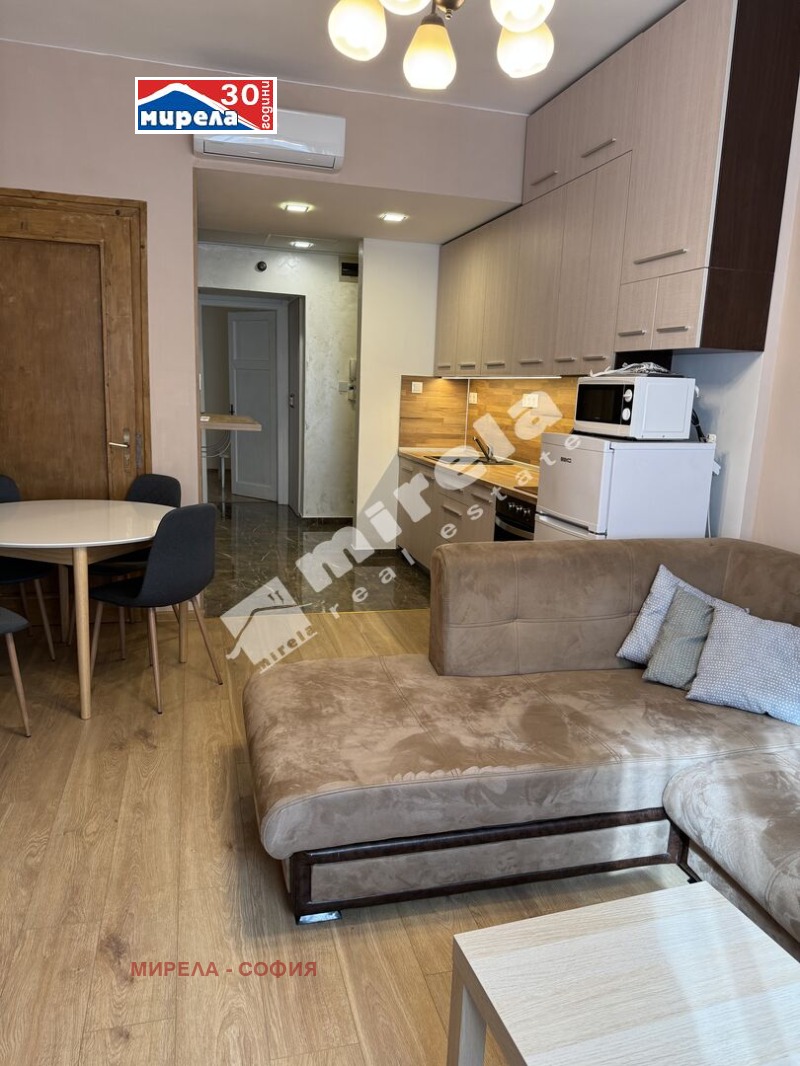Zu vermieten  3 Schlafzimmer Sofia , Zentar , 100 qm | 84203135 - Bild [4]