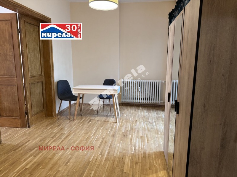 Zu vermieten  3 Schlafzimmer Sofia , Zentar , 100 qm | 84203135 - Bild [12]