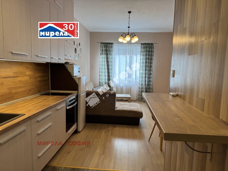 Zu vermieten  3 Schlafzimmer Sofia , Zentar , 100 qm | 84203135 - Bild [5]