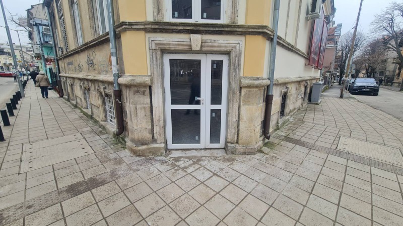 Дава под Наем ФРИЗЬОРСКИ/КОЗМЕТИЧЕН САЛОН в град Русе, Център - 115 кв.м / 765 € » 1 496.21 лв., ИМОТИ БОЯНА