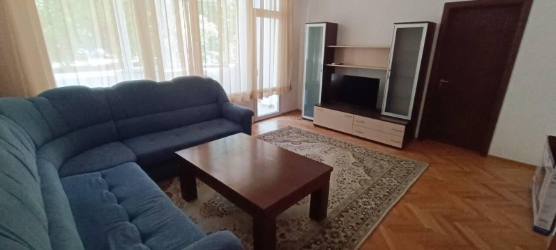 Дава под наем  2-стаен град Пловдив , Кючук Париж , 70 кв.м | 44838388