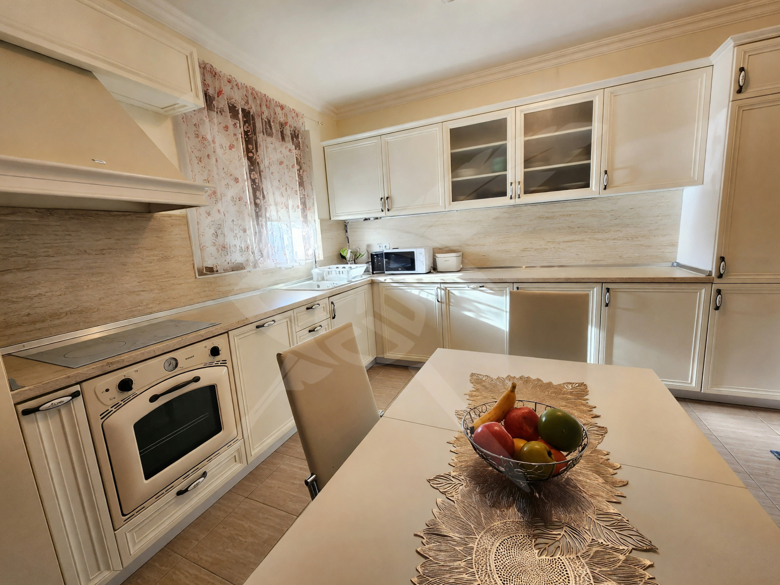 Дава под наем КЪЩА, гр. Бургас, Сарафово, снимка 3 - Къщи - 55725943