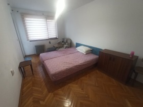 Mais de 3 quartos Centar, Burgas 1