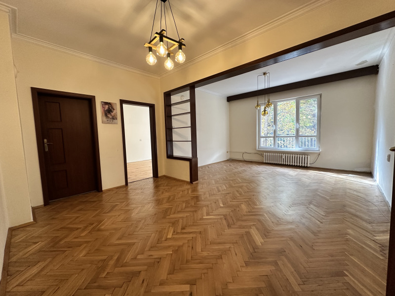 В оренду  2 спальні София , Оборище , 97 кв.м | 44151941