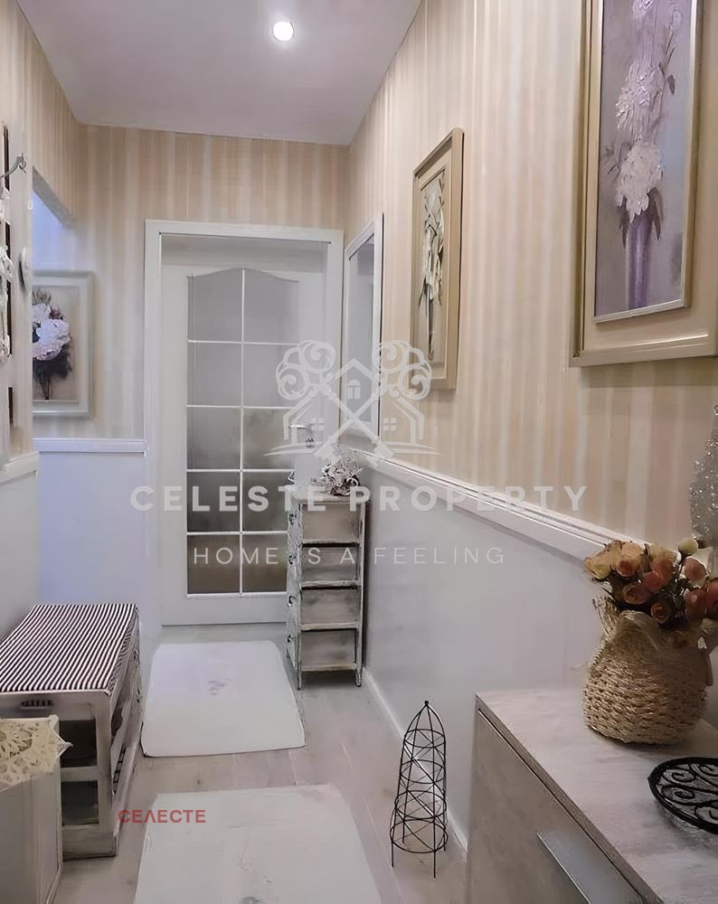 Дава под наем  2-стаен град София , Център , 69 кв.м | 50200858