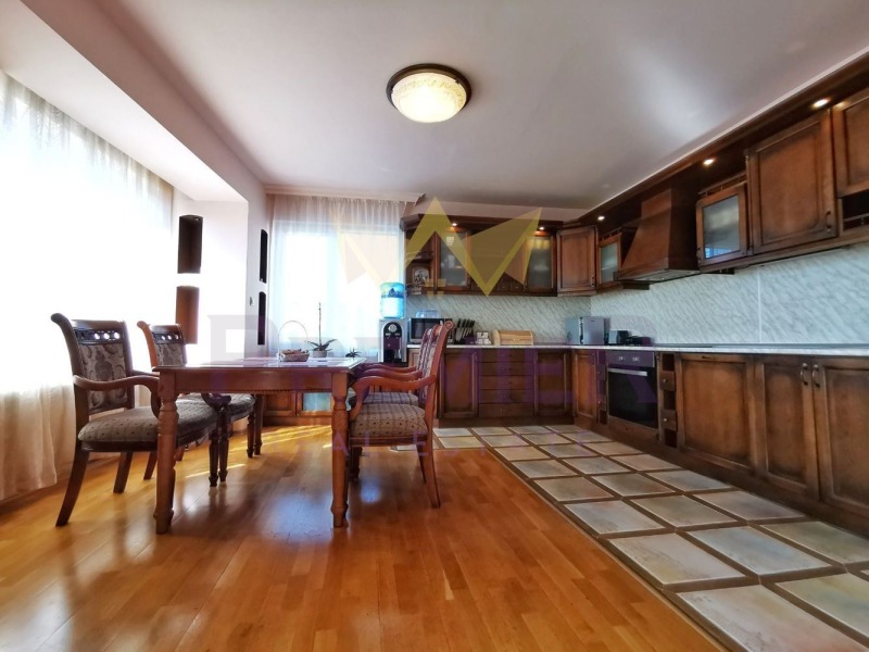 Da affittare  2 camere da letto Varna , Gratska mahala , 110 mq | 98574024