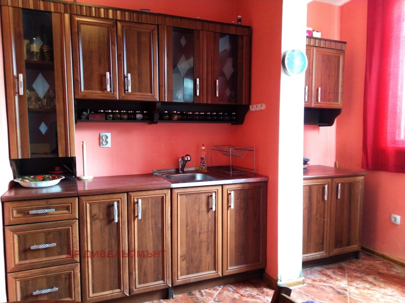 Дава под наем 4-СТАЕН, гр. София, Сухата река, снимка 2 - Апартаменти - 53027767