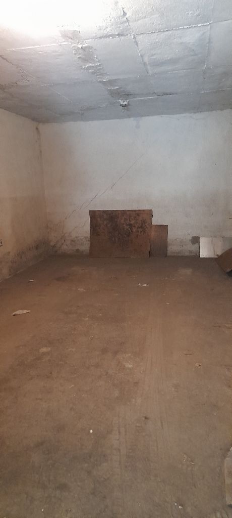 Дава под наем ГАРАЖ, ПАРКОМЯСТО, гр. Пловдив, Център, снимка 2 - Гаражи и паркоместа - 52474139