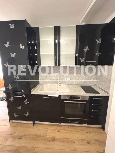 Дава под наем 3-СТАЕН, гр. Варна, Център, снимка 2 - Апартаменти - 53172317